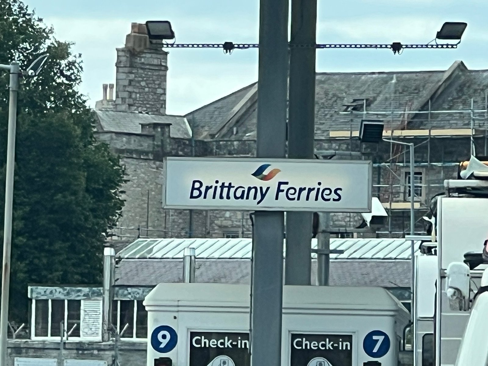 Cabina de facturación de vehículos de Brittany Ferries