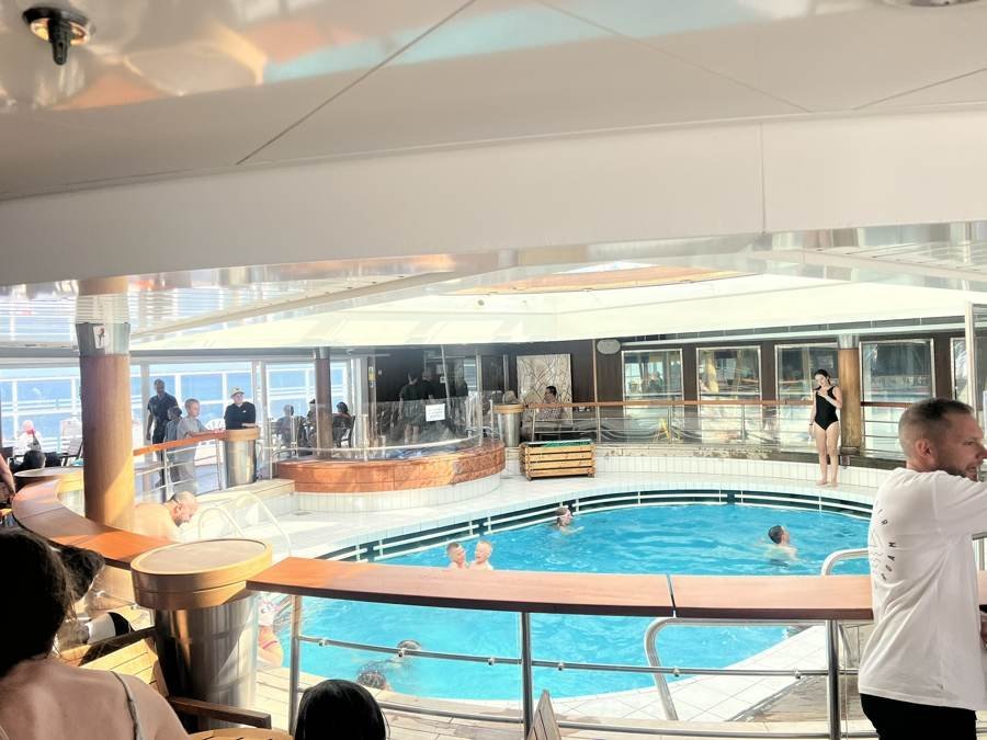 Piscina cubierta a bordo del Pont-Aven
